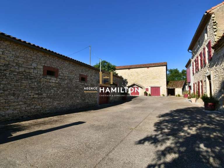 Propriété Villeneuve-sur-Vère - 5 chambres - 207m²