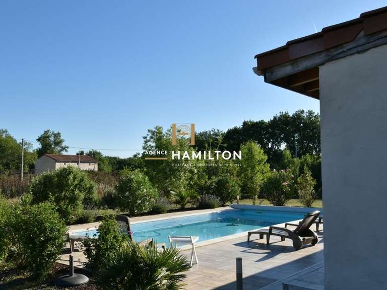 Propriété Villeneuve-sur-Vère - 5 chambres - 207m²