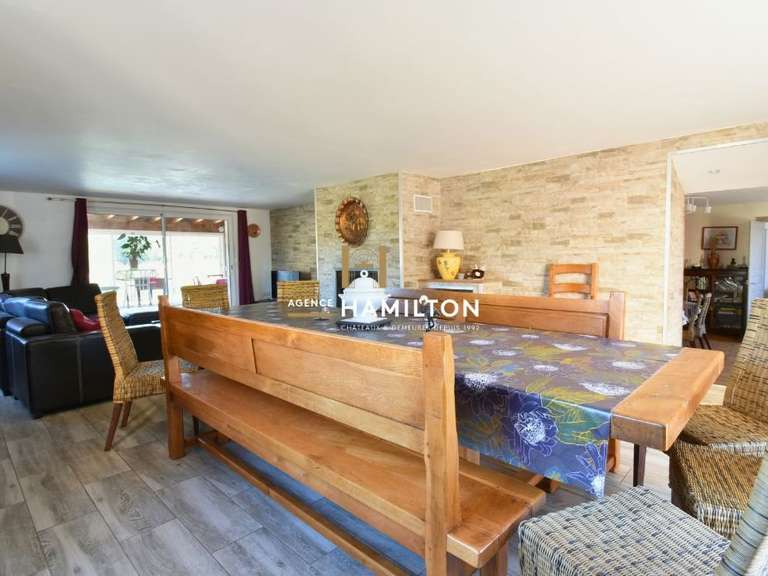 Propriété Villeneuve-sur-Vère - 5 chambres - 207m²