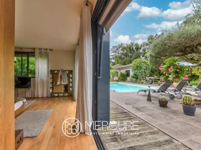 Villa Villeneuve-Tolosane - 4 chambres - 301m²