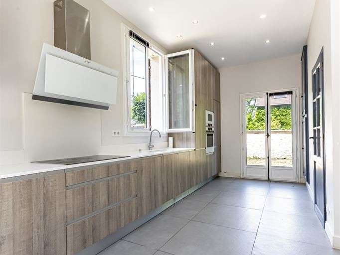 Maison Villennes-sur-Seine - 5 chambres - 177m²