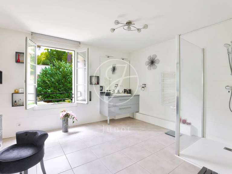 Maison Villennes-sur-Seine - 2 chambres - 148m²