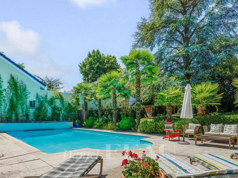 Maison Villennes-sur-Seine - 5 chambres - 227m²