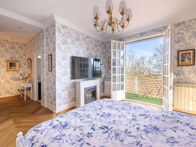 House Villennes-sur-Seine - 5 bedrooms - 236m²