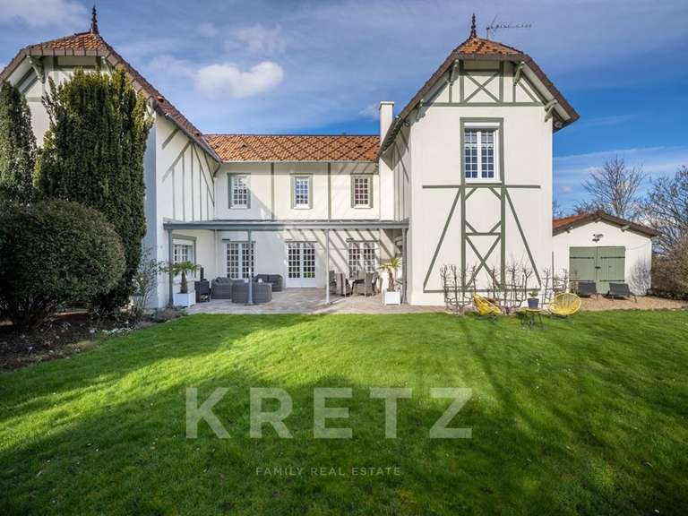 House Villennes-sur-Seine - 5 bedrooms - 236m²