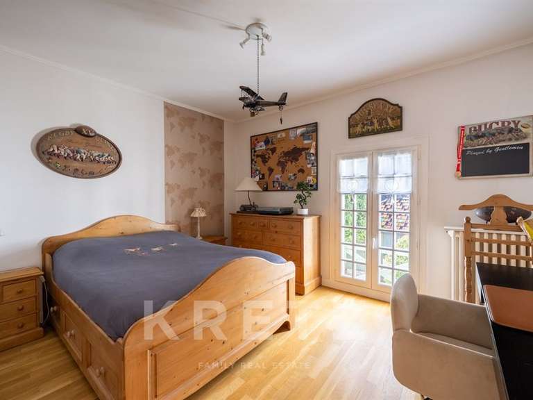 House Villennes-sur-Seine - 5 bedrooms - 236m²