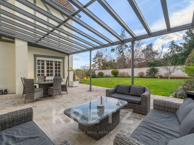 House Villennes-sur-Seine - 5 bedrooms - 236m²