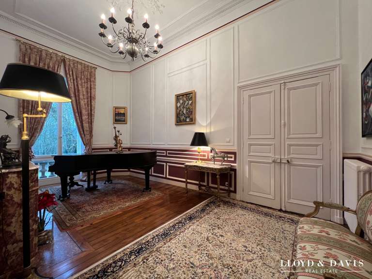 House Villers-Cotterêts - 710m²