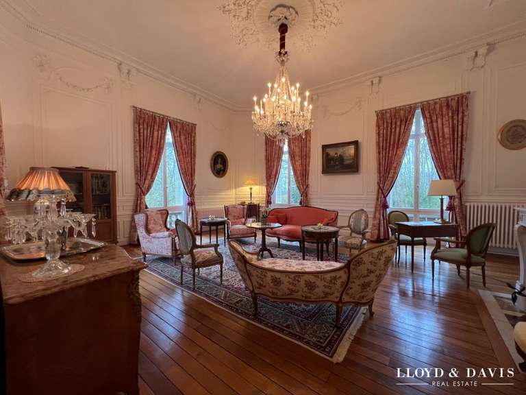 Maison Villers-Cotterêts - 710m²