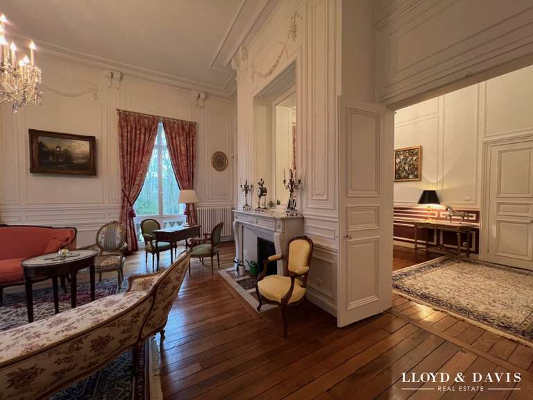 Maison Villers-Cotterêts - 710m²