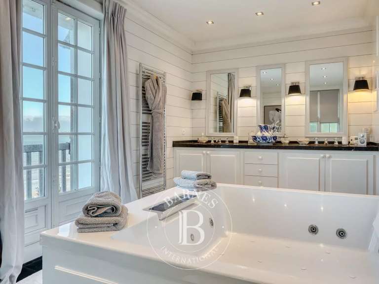 Property with Sea view Villerville - 7 bedrooms - 650m²