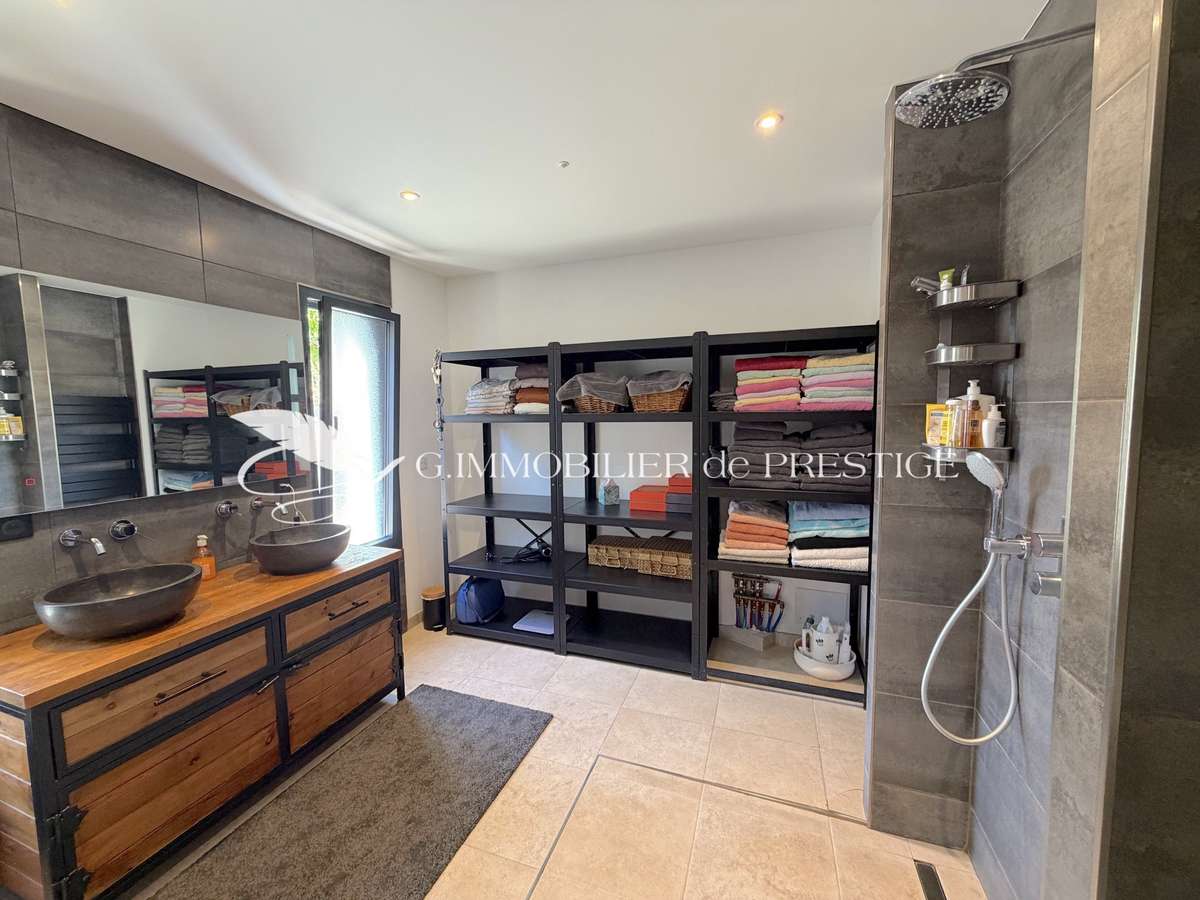 Apartment Villes-sur-Auzon