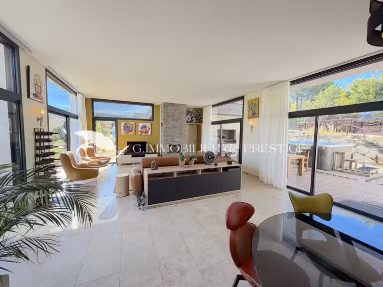 Appartement Villes-sur-Auzon - 2 chambres - 173m²
