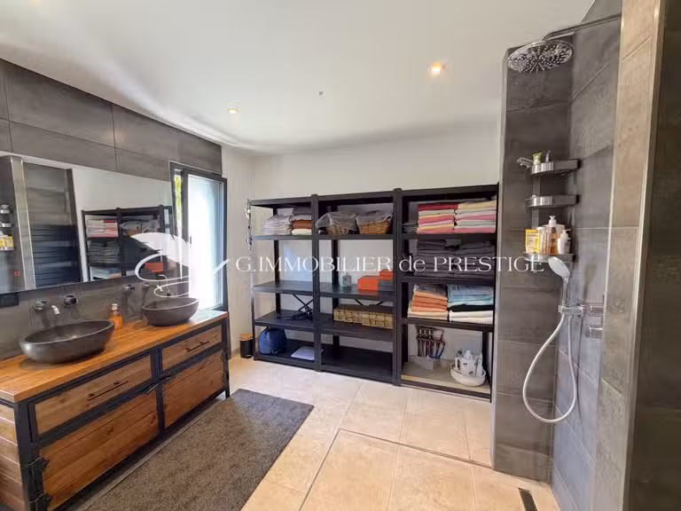 Appartement Villes-sur-Auzon - 2 chambres - 173m²