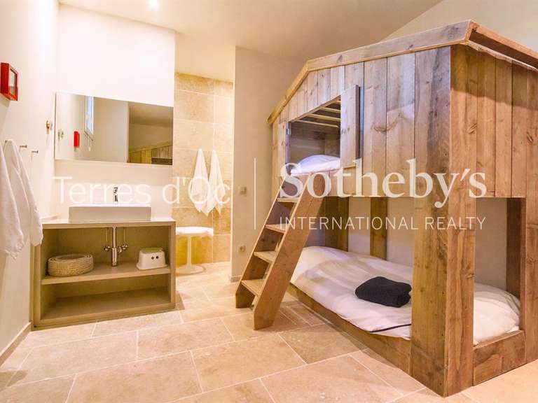 Propriété Villesèque-des-Corbières - 14 chambres - 840m²