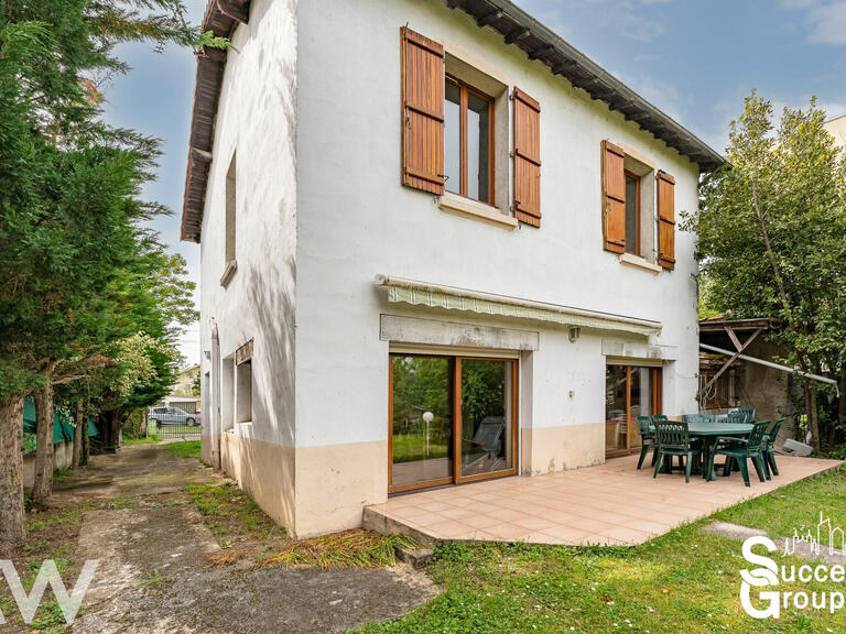 Villa Villeurbanne - 4 chambres - 181m²