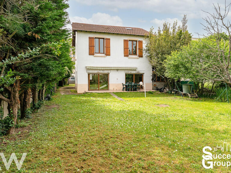 Villa Villeurbanne - 4 chambres - 181m²