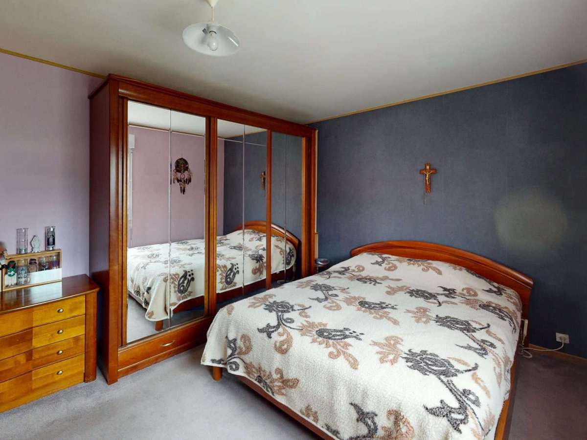 House Villons-les-Buissons