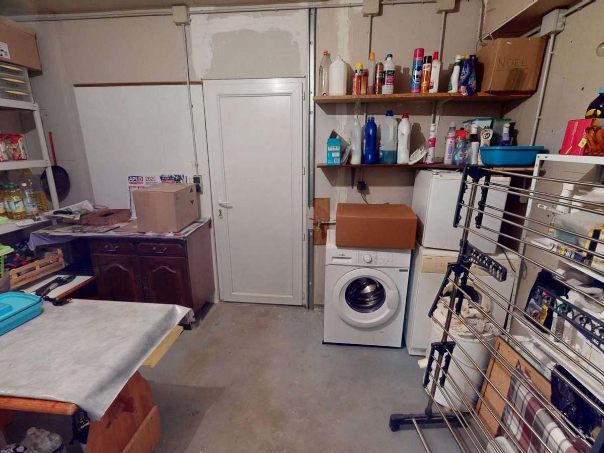 House Villons-les-Buissons