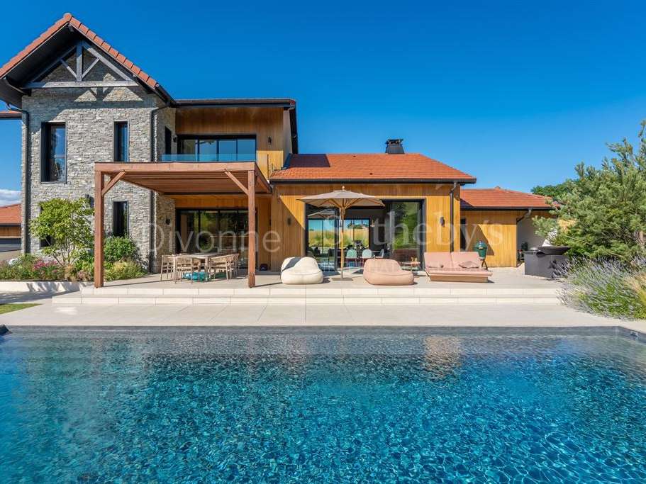 Maison Viry