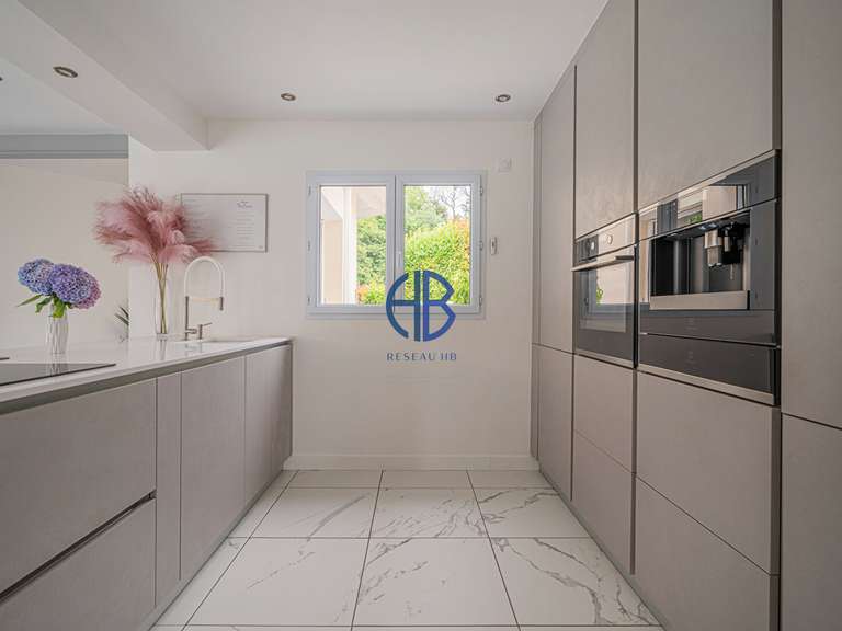 Maison Voiron - 5 chambres - 178m²