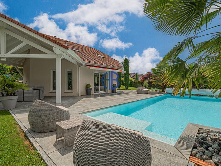 Maison Voiron - 5 chambres - 178m²