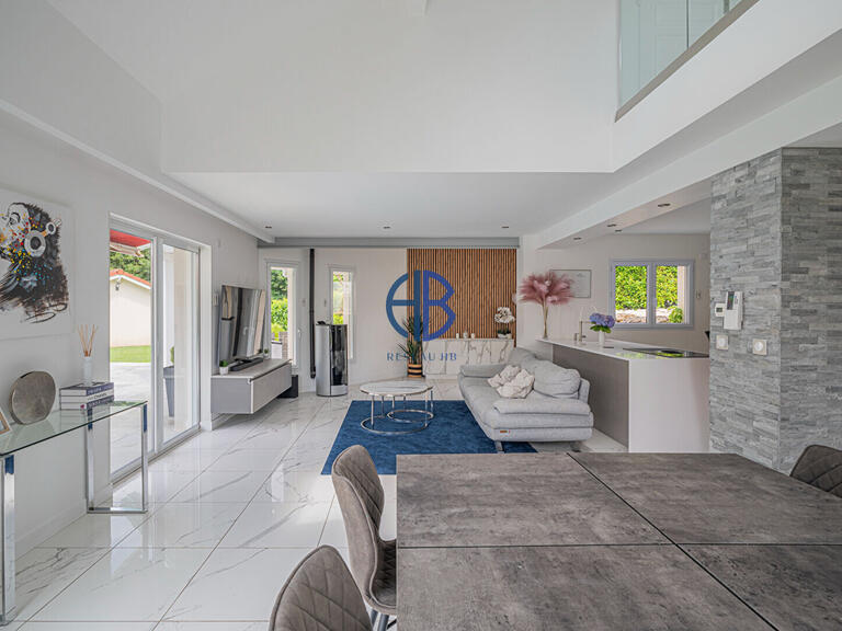 Maison Voiron - 5 chambres - 178m²