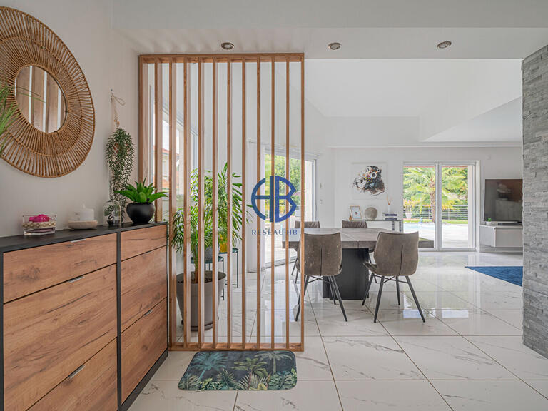 Maison Voiron - 5 chambres - 178m²