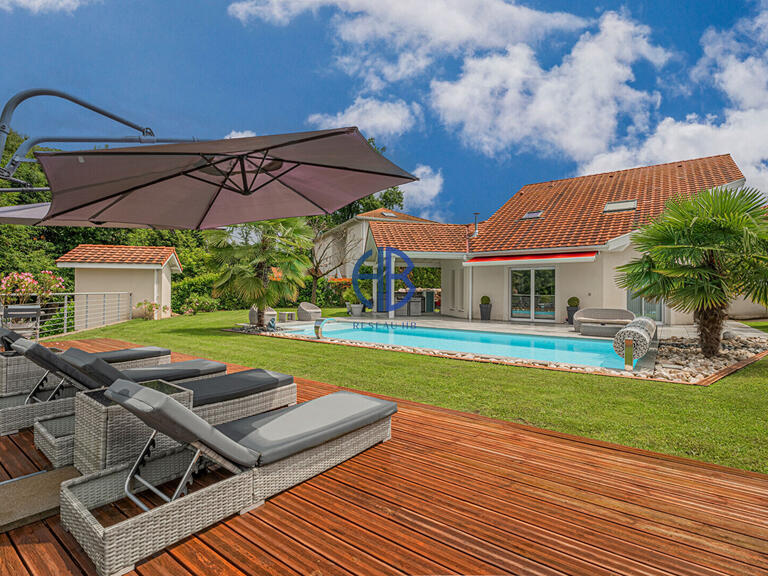 Maison Voiron - 5 chambres - 178m²