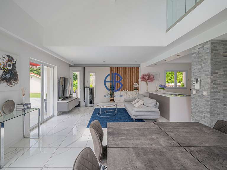 Maison Voiron - 5 chambres - 178m²