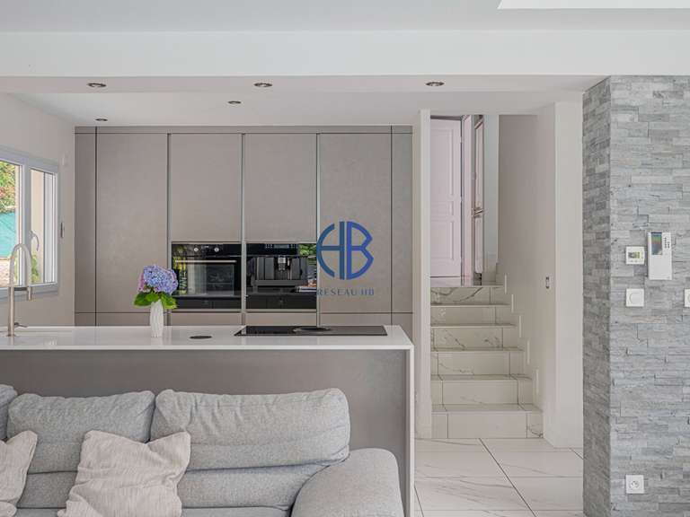 Maison Voiron - 5 chambres - 178m²