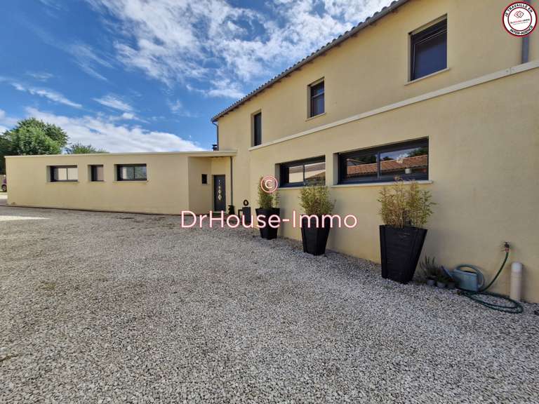 Villa Vouillé - 5 chambres - 427m²