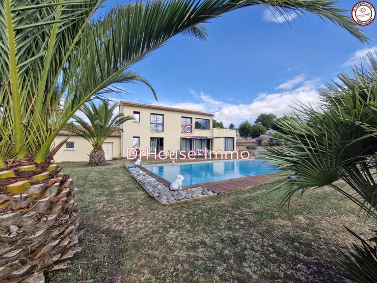 Villa Vouillé - 5 chambres - 427m²