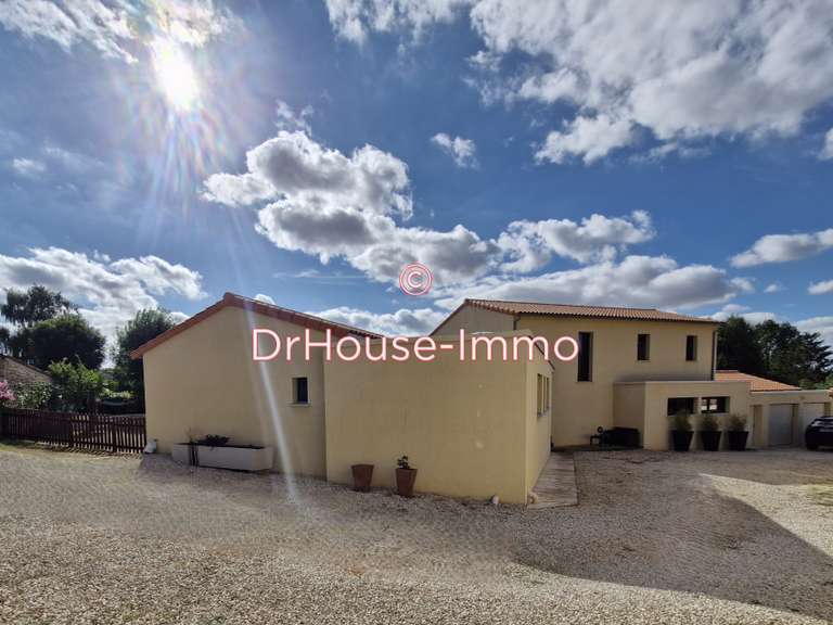 Villa Vouillé - 5 chambres - 427m²