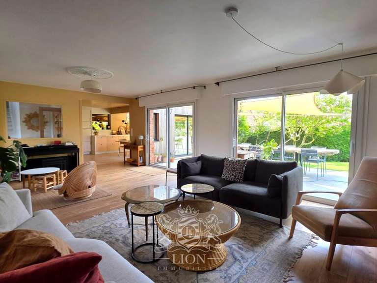Maison Wambrechies - 5 chambres - 182m²