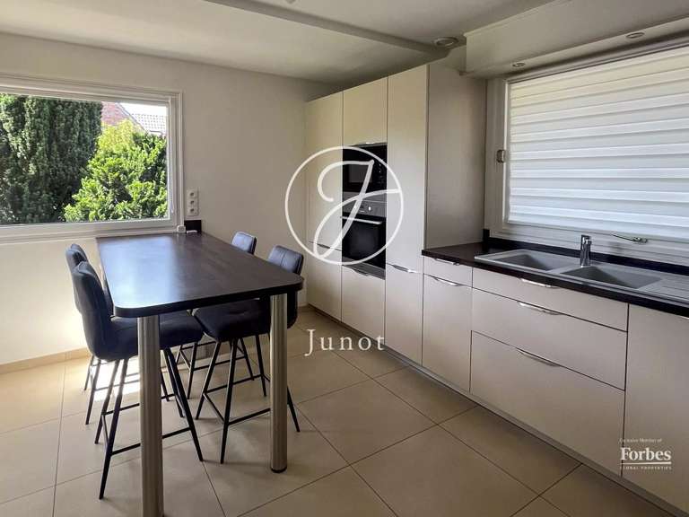 Maison Wambrechies - 4 chambres - 217m²