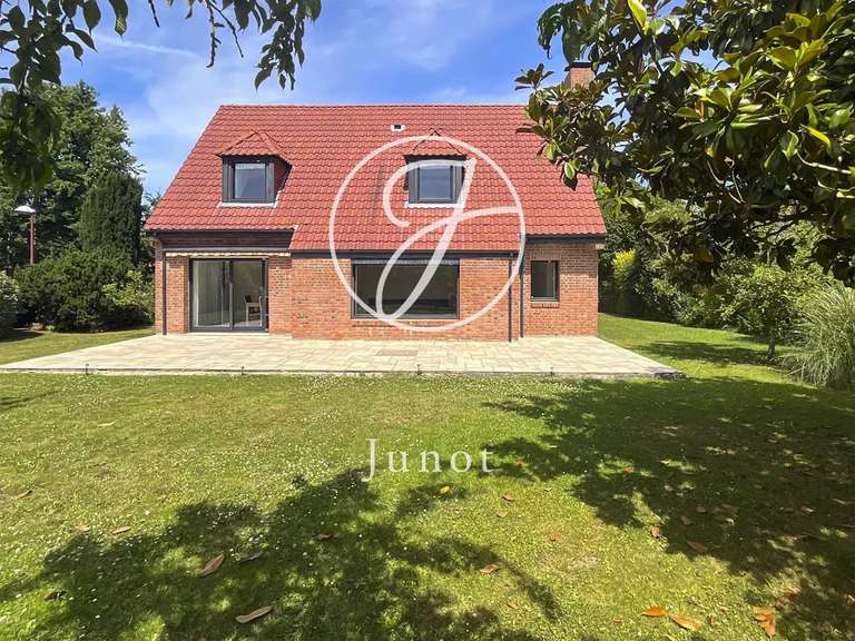 Maison Wambrechies - 4 chambres - 217m²
