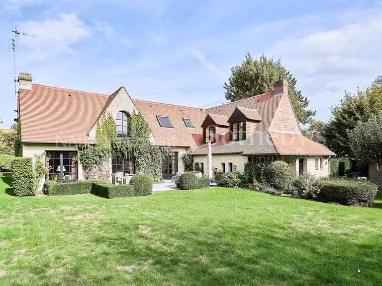 Maison Wasquehal - 4 chambres - 207m²