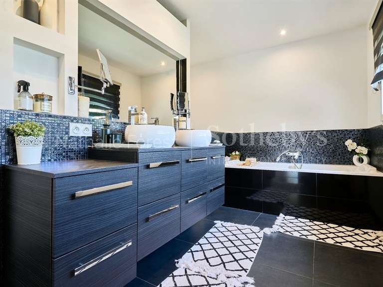 House Wattignies - 4 bedrooms - 255m²