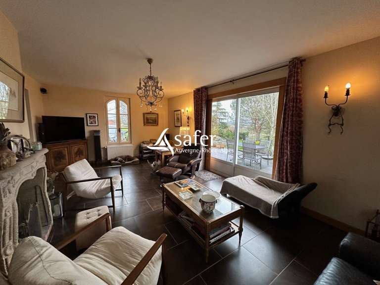 Château Ygrande - 1760m²