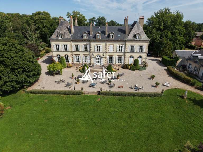 Château Ygrande - 1760m²