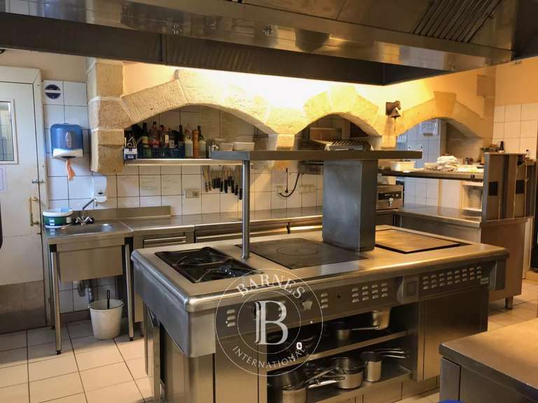 Propriété équestre Ygrande - 19 chambres - 1500m²