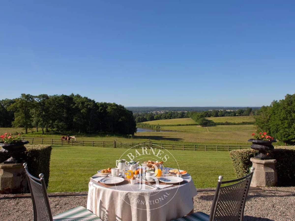 Equestrian property Ygrande