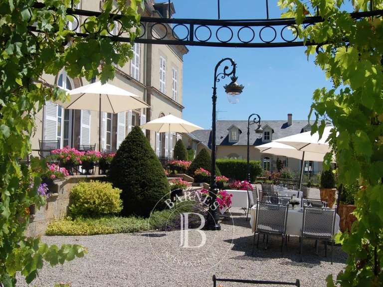 Propriété équestre Ygrande - 19 chambres - 1500m²