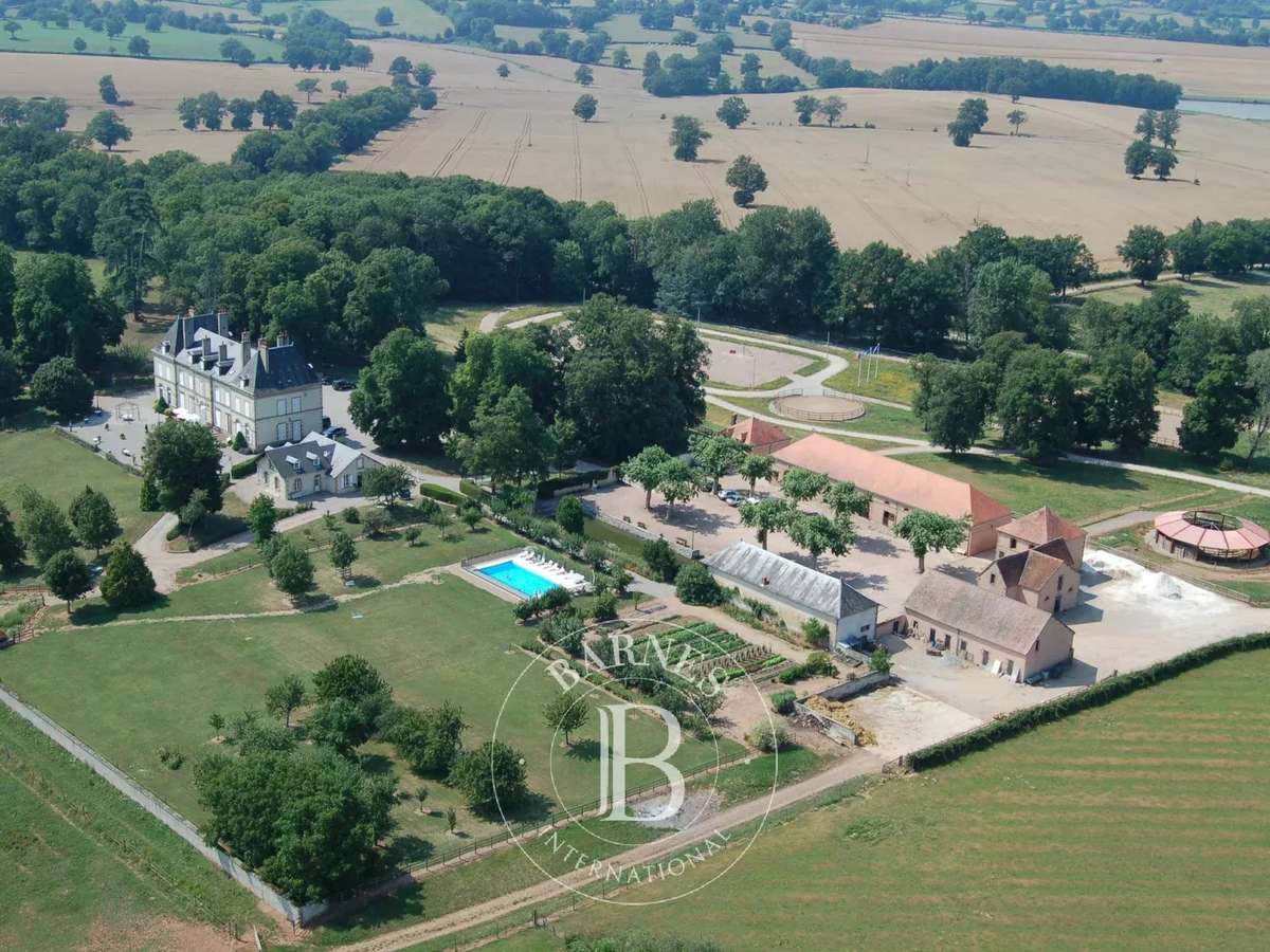 Equestrian property Ygrande