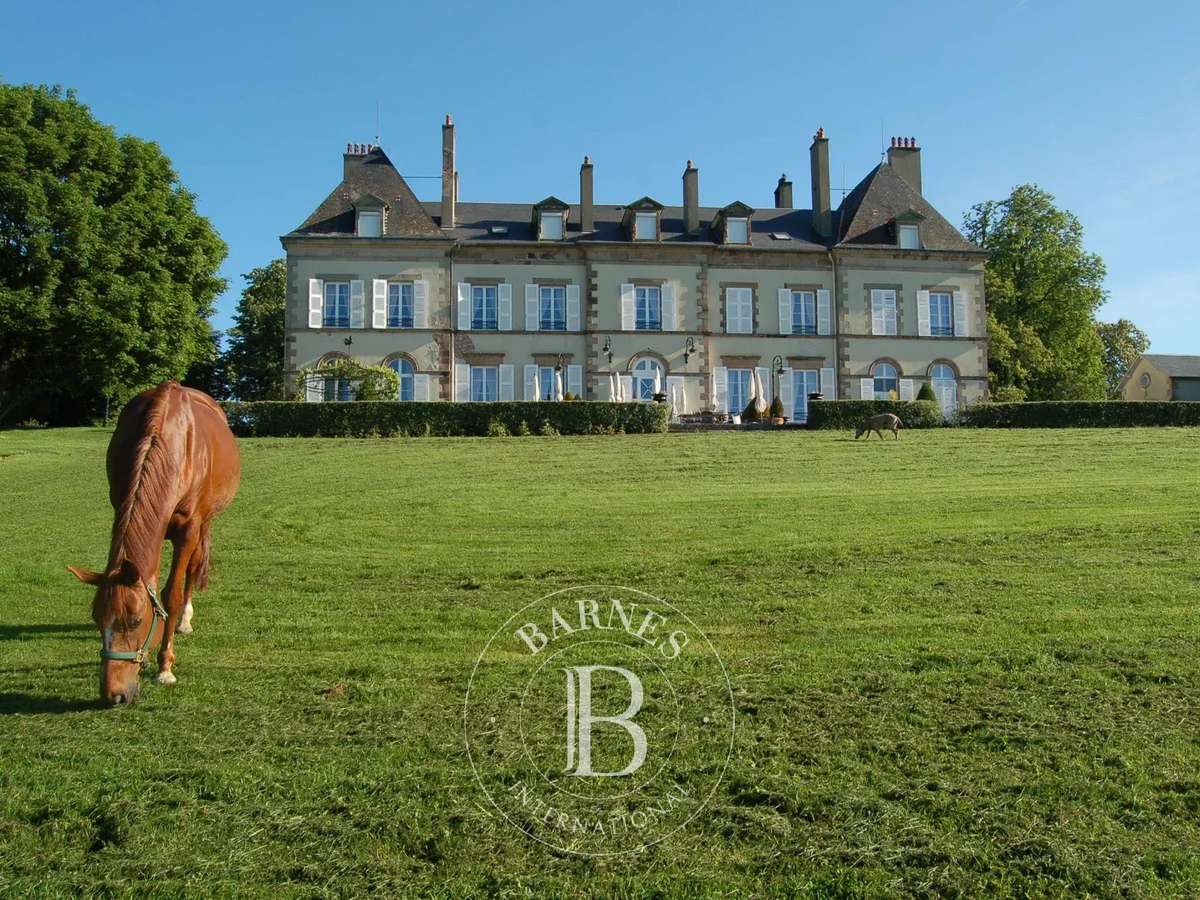 Equestrian property Ygrande