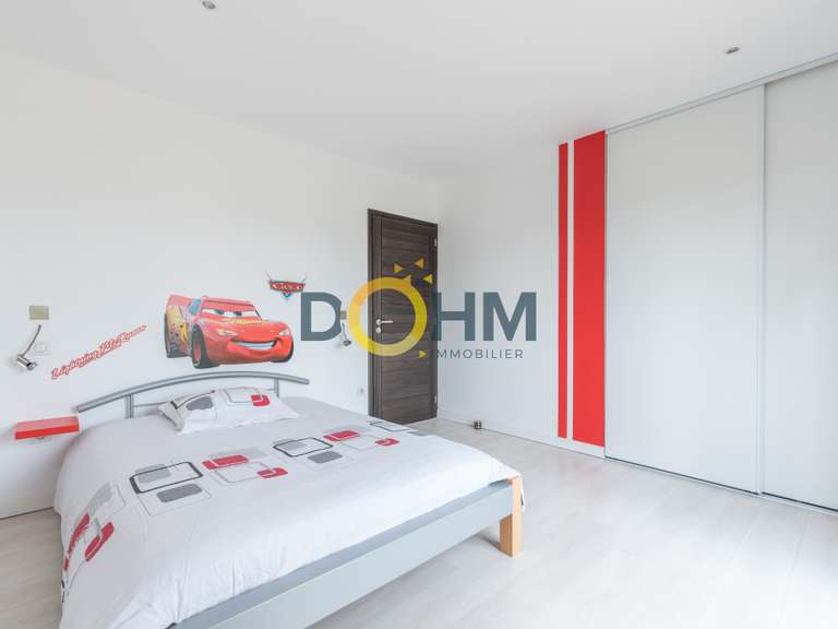 Maison Yssingeaux - 3 chambres - 180m²