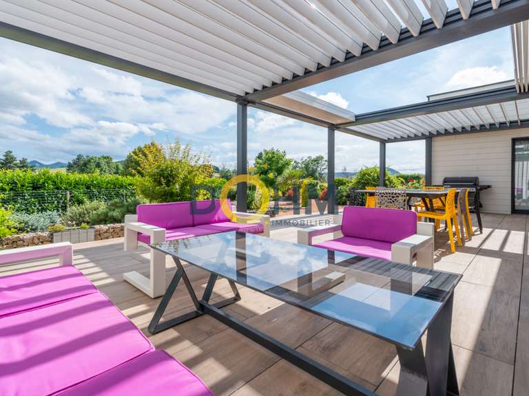 Maison Yssingeaux - 3 chambres - 180m²