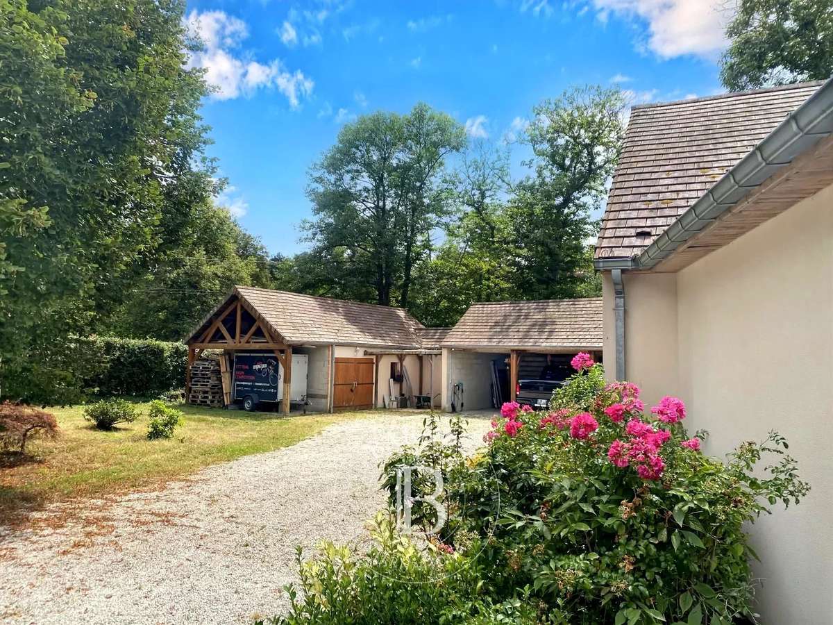 House Yvoy-le-Marron