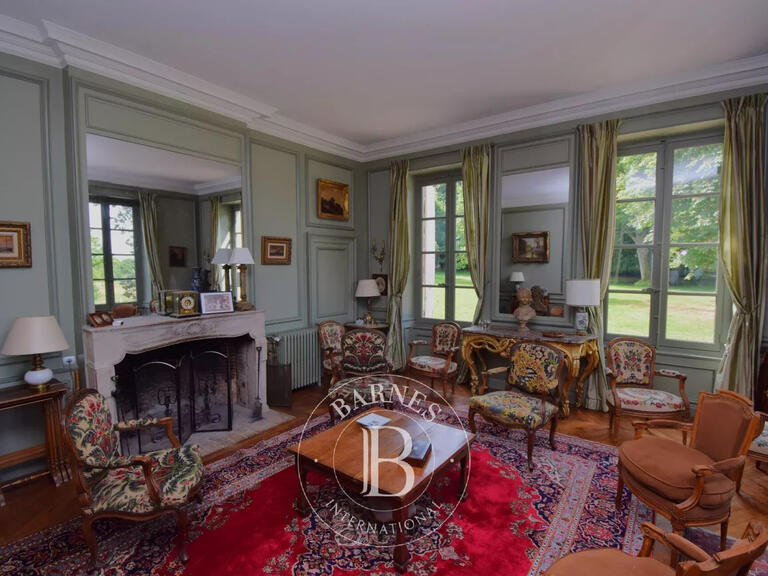 Propriété Yzeure - 11 chambres - 852m²